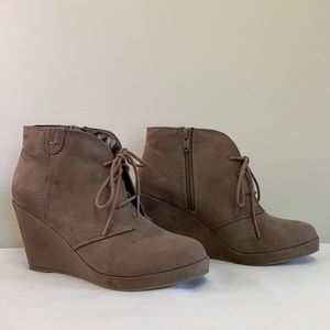 Medina Women’s Brown Ankle Boots/Size:6.5